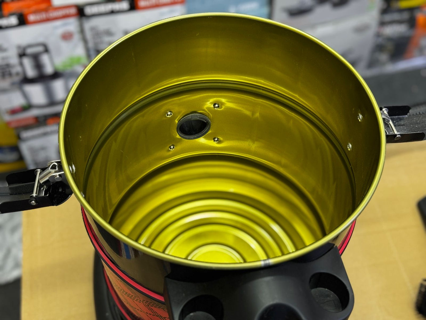 Geepas brand Drum Vacuum Cleaner 25L and 2500 watt