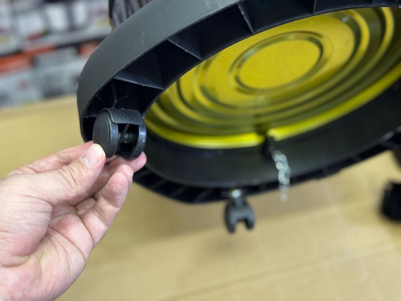 Geepas brand Drum Vacuum Cleaner 25L and 2500 watt