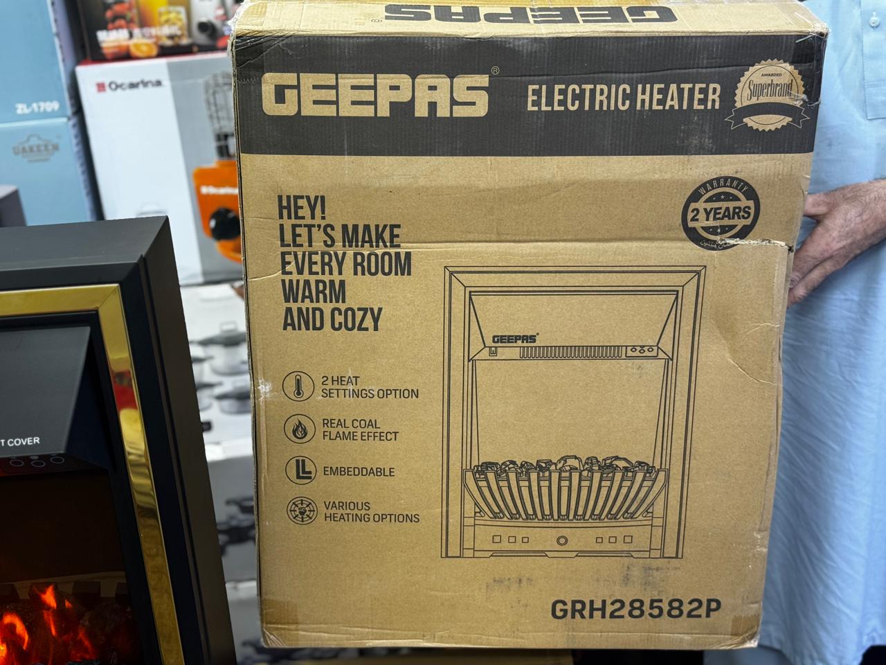 Geepas 3D flaming Electric heater 2000 watt |Model:28582 | 2 years warranty